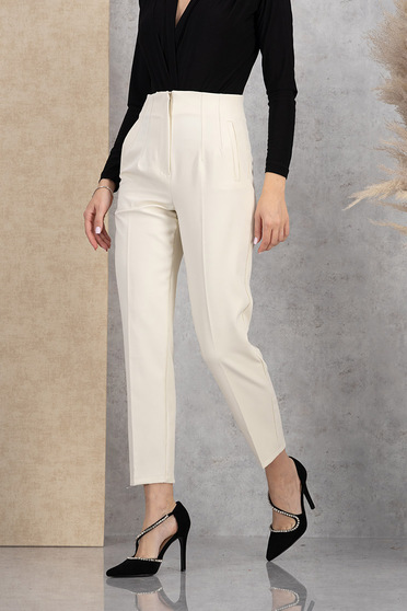 Pantaloni din stofa elastica ivoire conici cu talie inalta si buzunare false