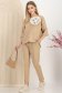 Compleu din bumbac elastic crem cu croi larg si buzunare laterale accesorizat cu brosa florala maxi 3 - StarShinerS.ro