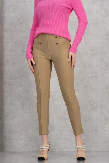 Pantaloni lungi din bumbac bej conici cu elastic in talie si nasturi decorativi