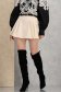 Fusta pantalon din bumbac crem cu talie normala si accesoriu tip curea 4 - StarShinerS.ro