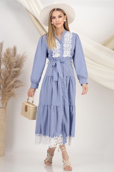 Rochii Maxi – Colecția 2025, Rochie tip camasa din poplin albastra midi cu maneci bufante si aplicatii de dantela - StarShinerS.ro