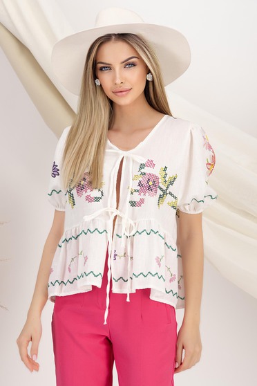 Bluza dama din material subtire tip in alba cu croi larg si detalii brodate