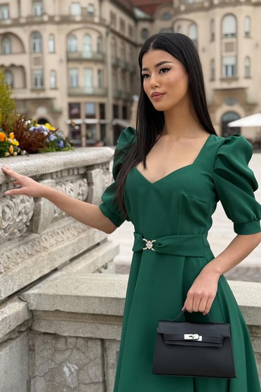 Rochii midi - Colecția 2025, Rochie din stofa elastica cu sclipici verde midi in clos cu maneci bufante - StarShinerS - StarShinerS.ro