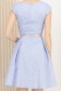 Rochie cu buline din stofa elastica albastru-deschis in clos cu accesoriu tip curea 5 - StarShinerS.ro