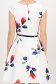 Rochie din stofa elastica alba in clos cu accesoriu tip curea si imprimeu floral 5 - StarShinerS.ro