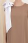 Rochie din stofa elastica mocha scurta cu croi larg accesorizata cu brosa fundita 3D - StarShinerS 6 - StarShinerS.ro