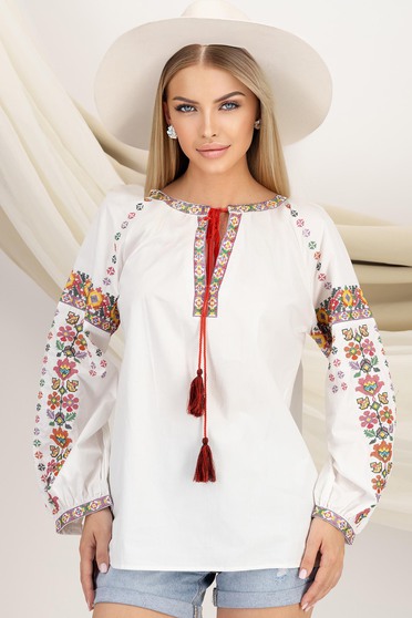 Bluza dama tip ie din bumbac alba cu croi larg si detalii brodate