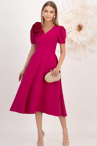 Rochii – Colecția 2025, Rochie din stofa elastica fuchsia midi in clos cu decolteu in v accesorizata cu 2 brose 3D - StarShinerS - StarShinerS.ro