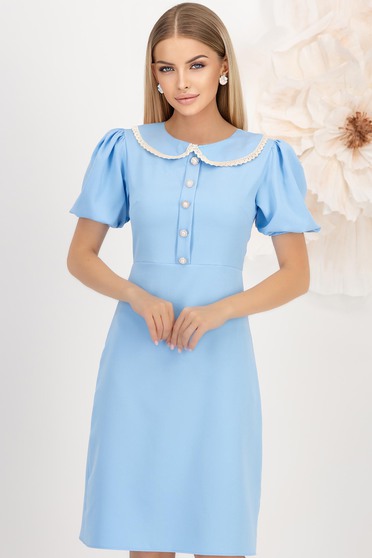 Rochie din stofa elastica albastru-deschis pana la genunchi cu croi in a si guler rotunjit cu dantela - StarShinerS