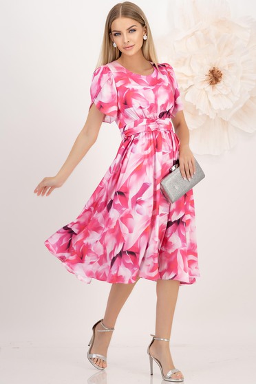 Rochii vaporoase - Colecția 2025, Rochie din satin roz midi in clos crapata pe picior - StarShinerS - StarShinerS.ro