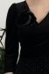 Rochie din catifea neagra până la genunchi in clos accesorizata cu brosa florala - StarShinerS 4 - StarShinerS.ro