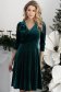 Rochie din catifea verde până la genunchi in clos accesorizata cu brosa florala - StarShinerS 1 - StarShinerS.ro