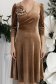 Rochie din catifea mocha până la genunchi in clos accesorizata cu brosa florala - StarShinerS 5 - StarShinerS.ro