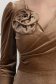 Rochie din catifea mocha până la genunchi in clos accesorizata cu brosa florala - StarShinerS 4 - StarShinerS.ro