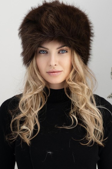 Caciula maro din blana ecologica