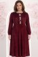Rochie din catifea visinie midi in clos accesorizata cu fundite si pietre strass frontal 1 - StarShinerS.ro
