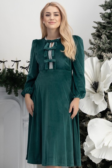 Rochie din catifea verde-inchis midi in clos accesorizata cu fundite cu pietre strass
