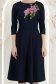 Rochie bleumarin din tricot fin midi in clos cu broderie florala 4 - StarShinerS.ro