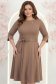 Rochie din jersey mocha midi in clos accesorizata cu brosa - StarShinerS 1 - StarShinerS.ro
