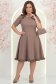 Rochie din stofa mocha până la genunchi in clos cu volanase - StarShinerS 3 - StarShinerS.ro