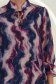 Bluza din viscoza imprimata abstract cu un croi larg si volanase la maneca 3 - StarShinerS.ro