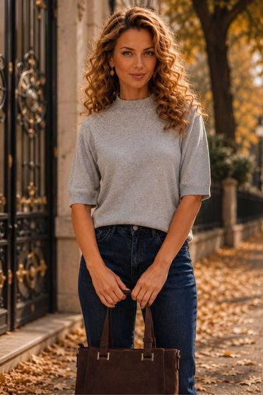 Bluza dama din tricot gri cu un croi larg si aplicatii cu pietre strass