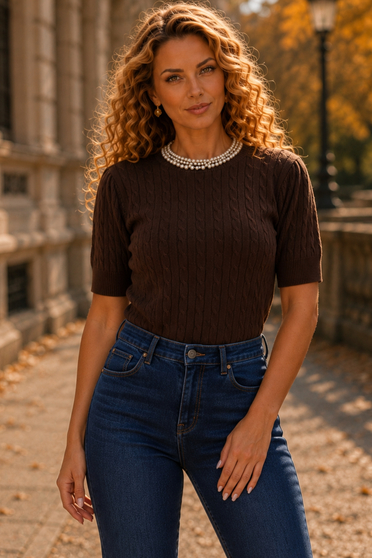 Bluza dama din tricot fin maro cu un croi larg accesorizata cu perle si pietre strass