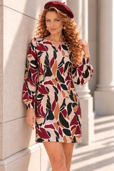 Rochie vișinie scurtă și dreaptă din stofă elastică