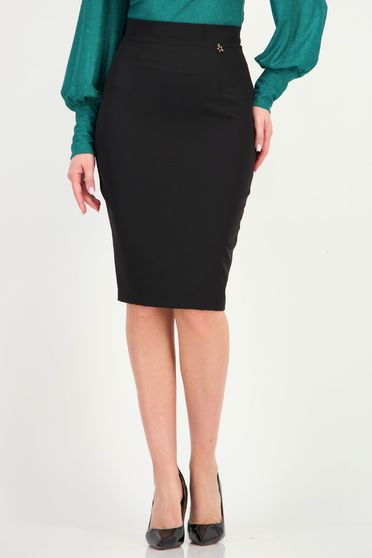 Fusta neagra din stofa elastica midi tip creion