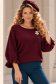 Bluza din tricot fin visinie cu un croi larg accesorizata cu brosa detasabila