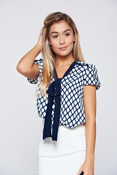 Fofy darkblue women`s blouse with a cleavage and graphic print