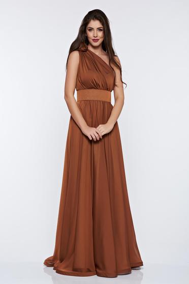 Rochie Ana Radu maro de lux in clos din voal pe umar cu aplicatii florale accesorizata cu cordon