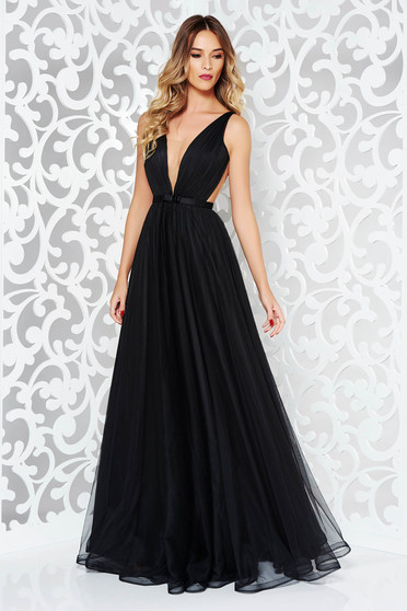 Rochie Ana Radu neagra de lux din tul captusita pe interior cu decolteu in v