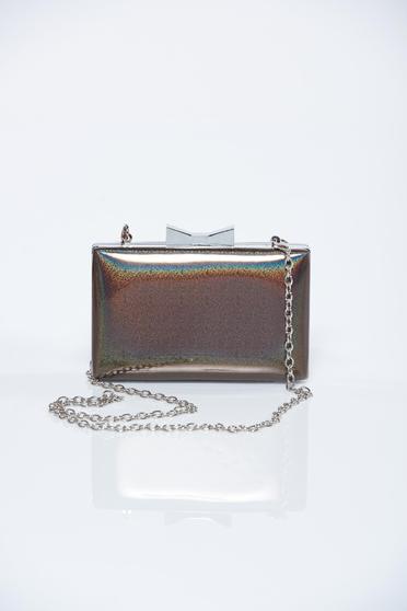 Brown elegant bag with metallic chain accessory