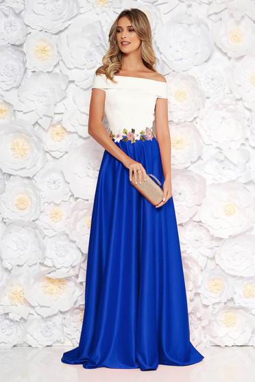 Rochie Artista albastra de ocazie in clos din material satinat cu insertii de broderie