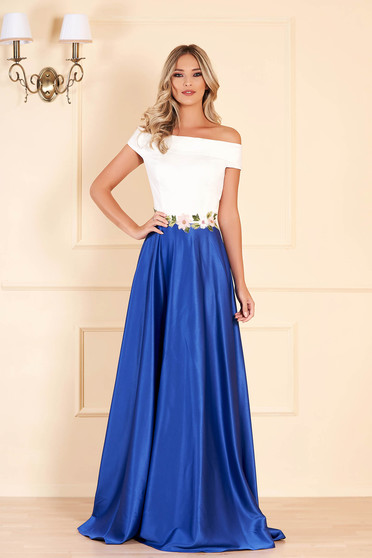 Rochie Artista albastra de ocazie in clos din material satinat cu insertii de broderie
