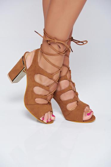 Brown high heels sandals with ribbon fastening