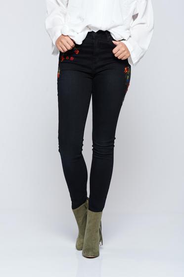 Black casual embroidered cotton jeans with medium waist