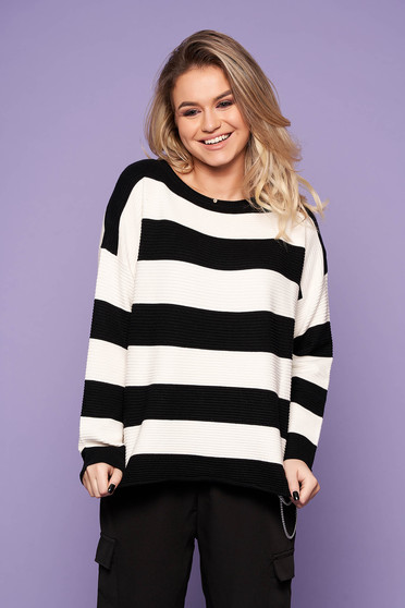 Casual knitted easy cut black sweater