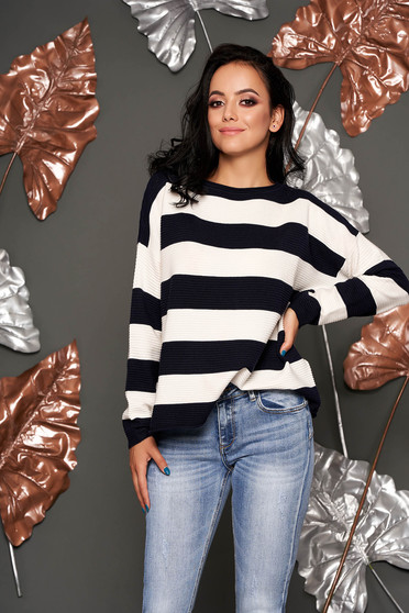 Pulover SunShine albastru-inchis casual scurt tricotat cu croi larg cu maneci lungi si dungi