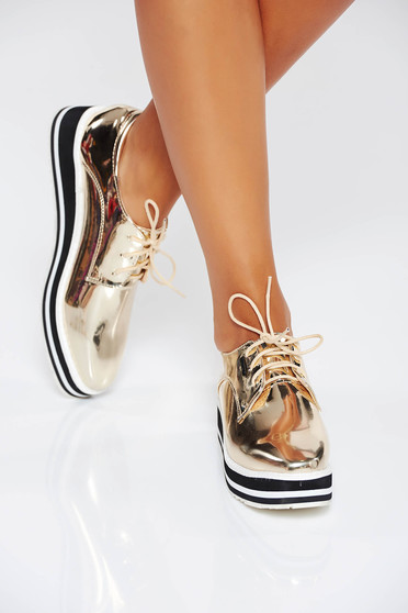 Pantofi auriu casual din piele ecologica cu aspect metalic si cu siret