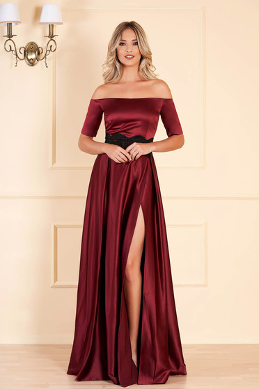 Rochie Artista visinie lunga de ocazie in clos din material satinat cu insertii de broderie