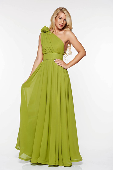 Rochie Ana Radu verde-deschis de lux in clos din voal pe umar cu aplicatii florale accesorizata cu cordon