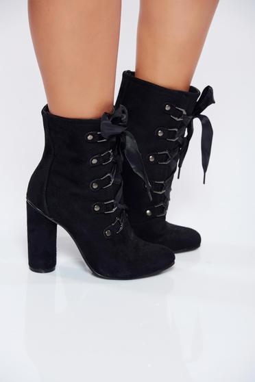 Black casual ecological suede ankle boots with lace