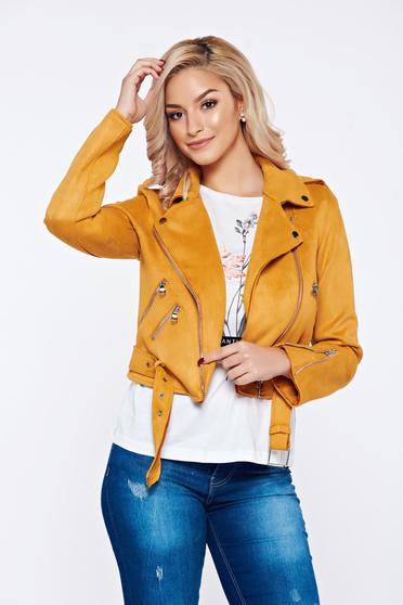 Yellow velour casual jacket accessorized with tied waistband