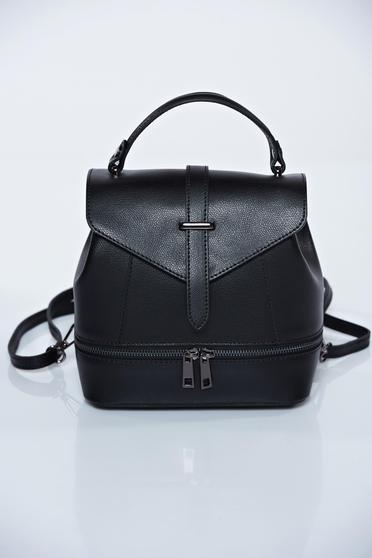Black natural leather bag with zipper accessory