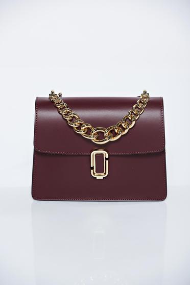 Burgundy casual ecological leather bag accessorized with chain