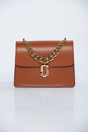 Brown casual ecological leather bag accessorized with chain