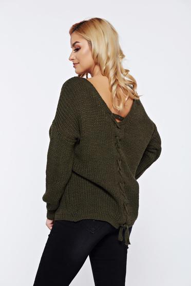 Casual knitted darkgreen sweater with laced details with cut back