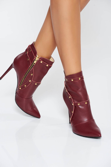 Burgundy natural leather ankle boots with high heels aims